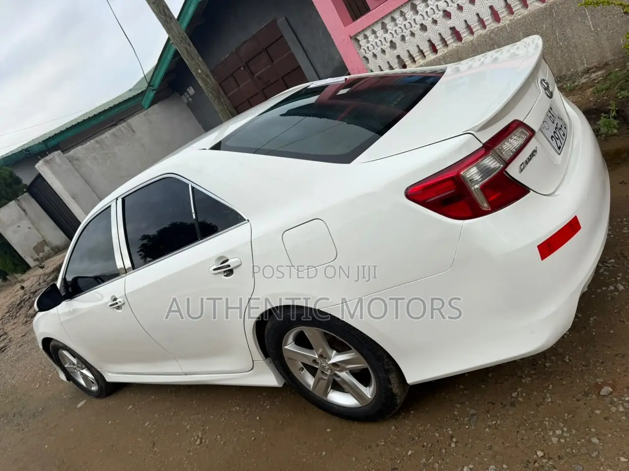 Toyota Camry SE 4dr Sedan (2.5L 4cyl 6A) 2014 White