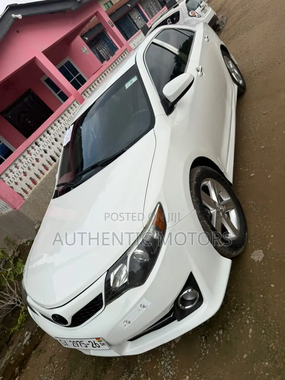 Toyota Camry SE 4dr Sedan (2.5L 4cyl 6A) 2014 White