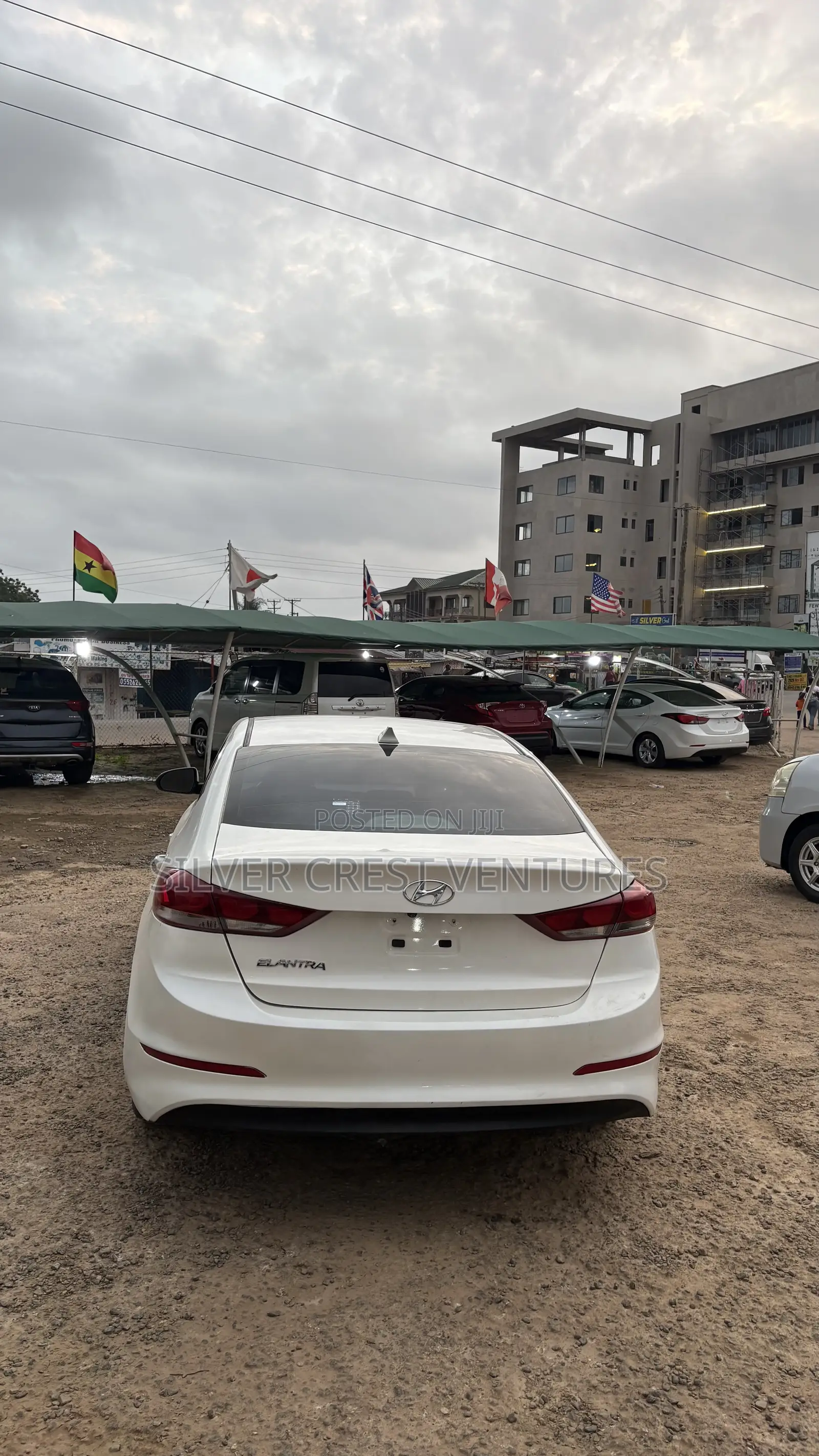 Hyundai Elantra Limited Sedan FWD (2.0L 4cyl 6A) 2017 White