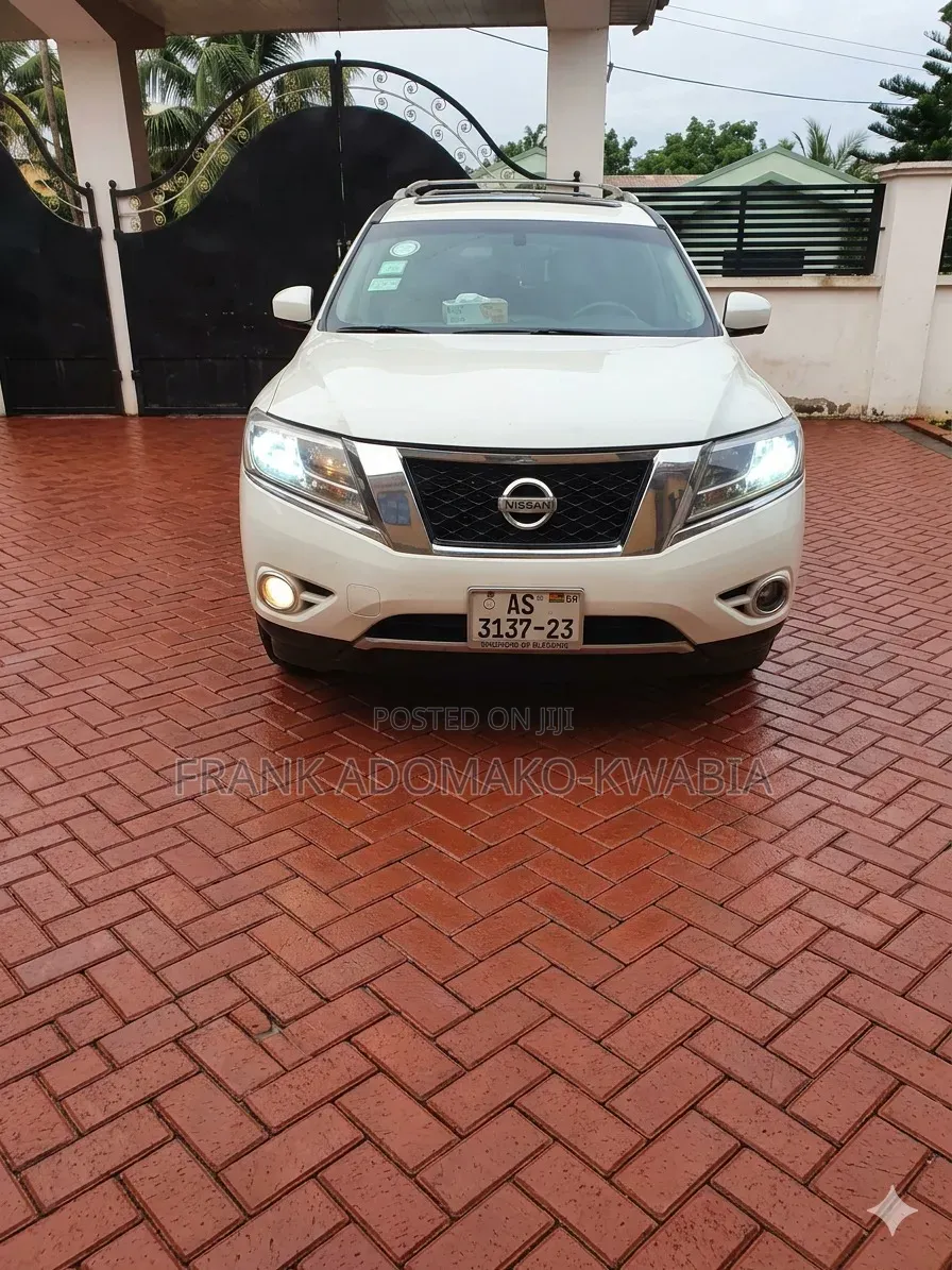 Nissan Pathfinder 2016 Pearl