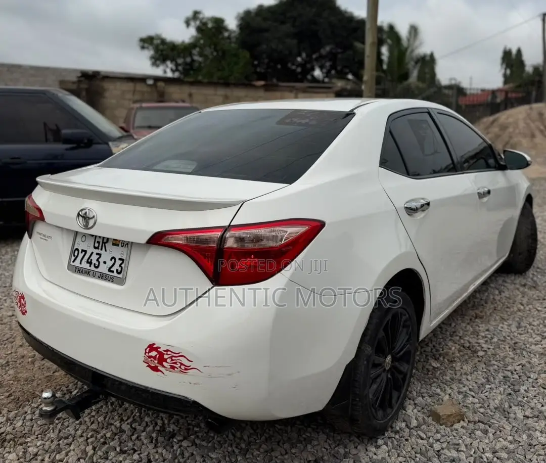 Toyota Corolla S 4dr Sedan (1.8L 4cyl CVT) 2014 White