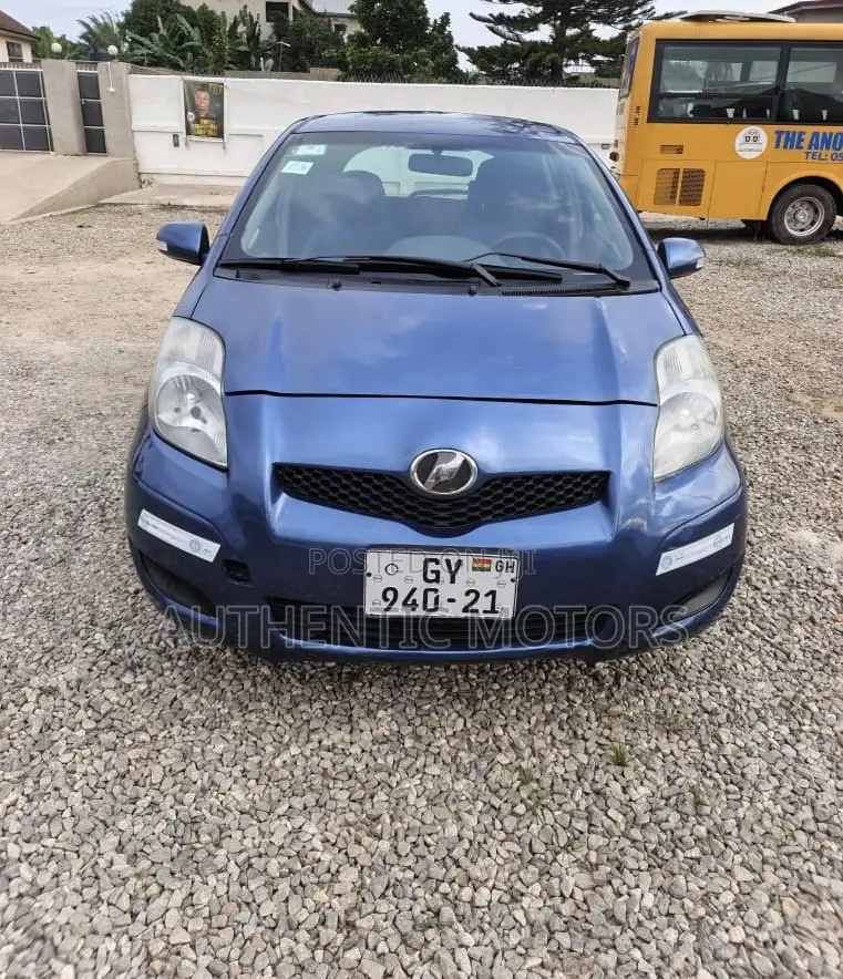 Toyota Vitz 2010 Blue