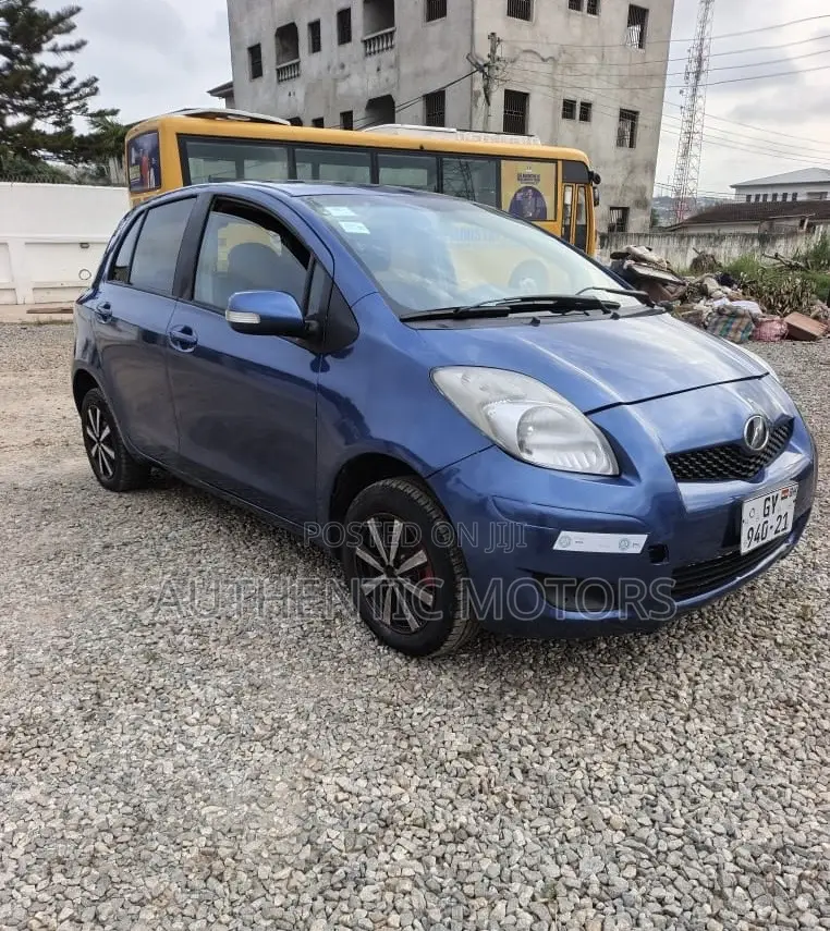 Toyota Vitz 2010 Blue