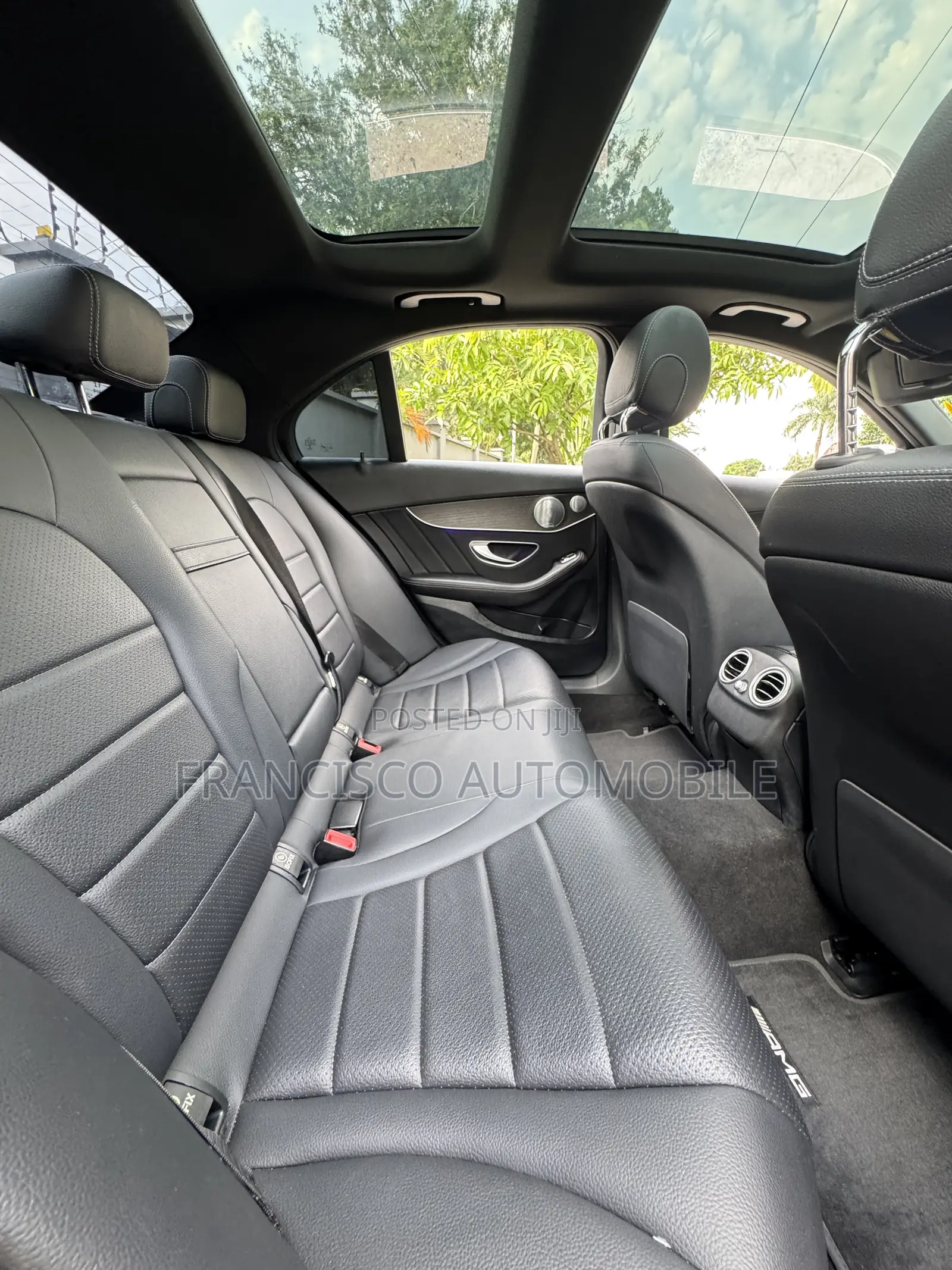 Mercedes-Benz C300 2020 Gold