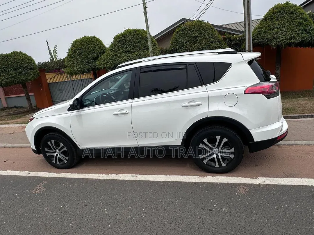 Toyota RAV4 2017 White