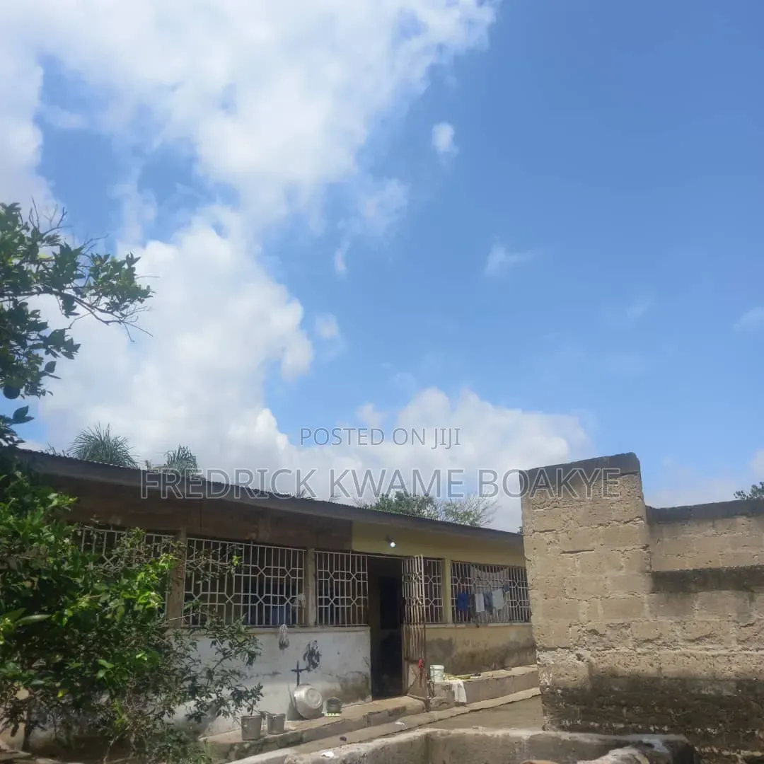 3bdrm House in Brother K Estate, Kumasi Metropolitan for sale