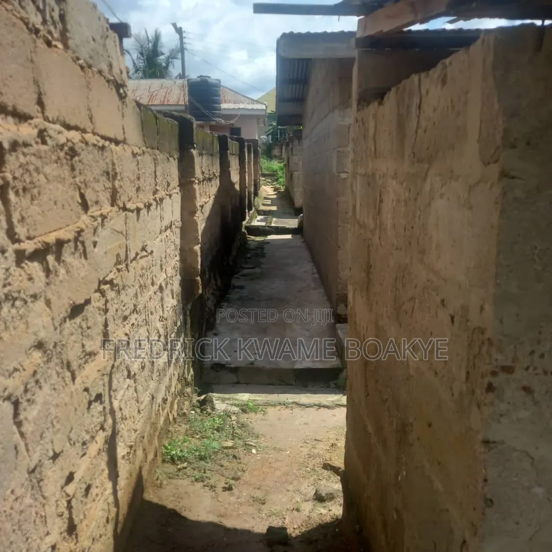 3bdrm House in Brother K Estate, Kumasi Metropolitan for sale