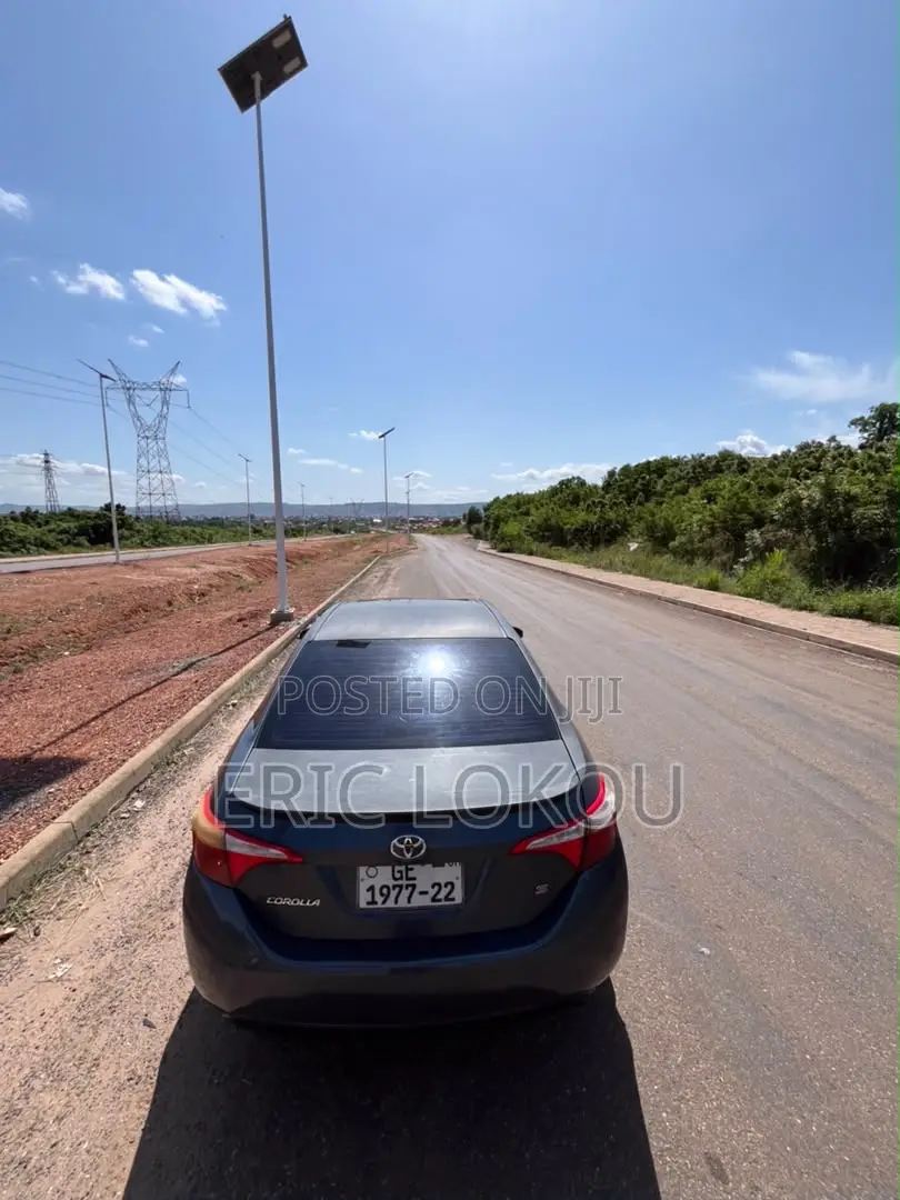 Toyota Corolla 2016 Black