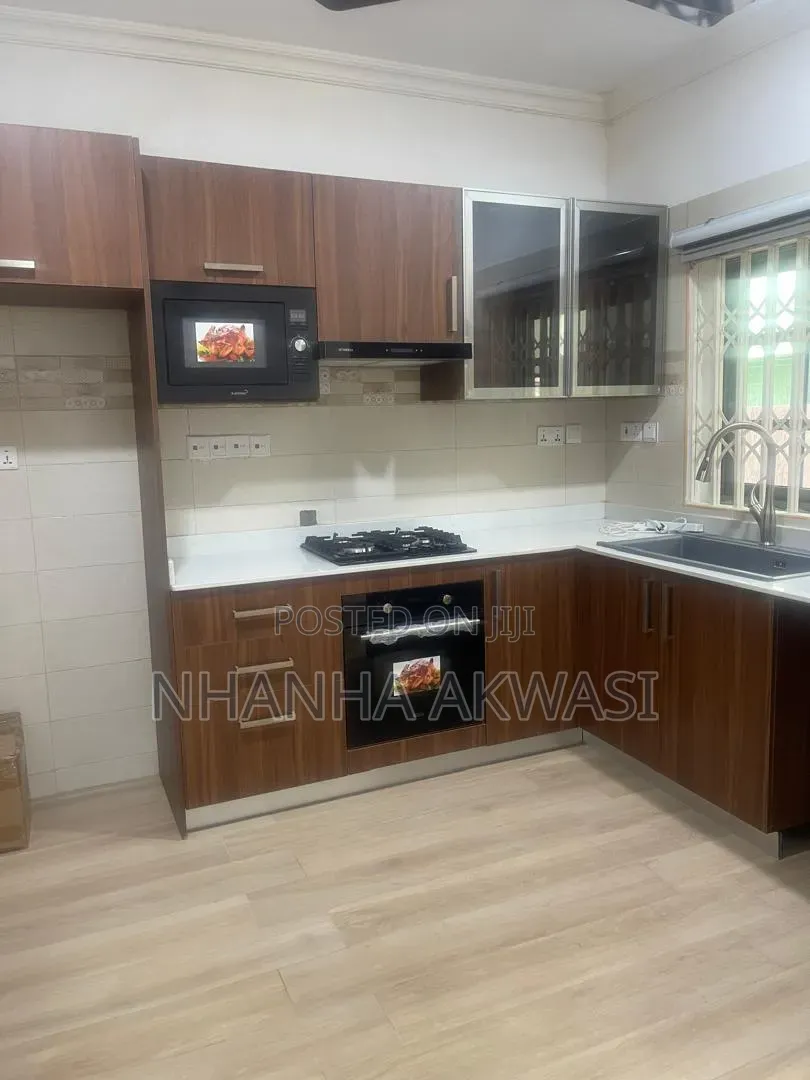 3bdrm House in Spintex, Sakumono for rent