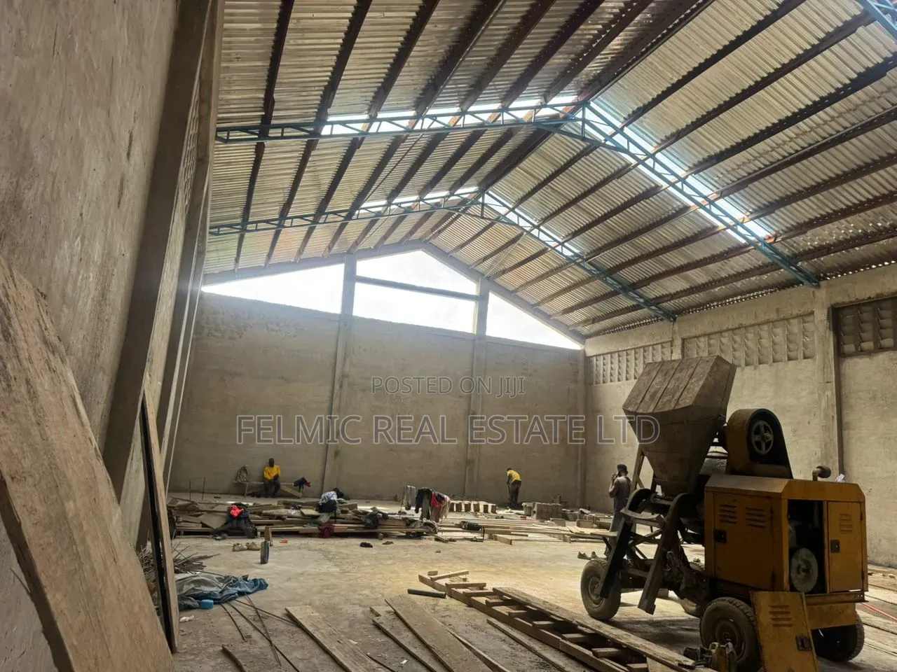 500sm Warehouse With 2 Units of 2 Bedroom at Achimota for Rent