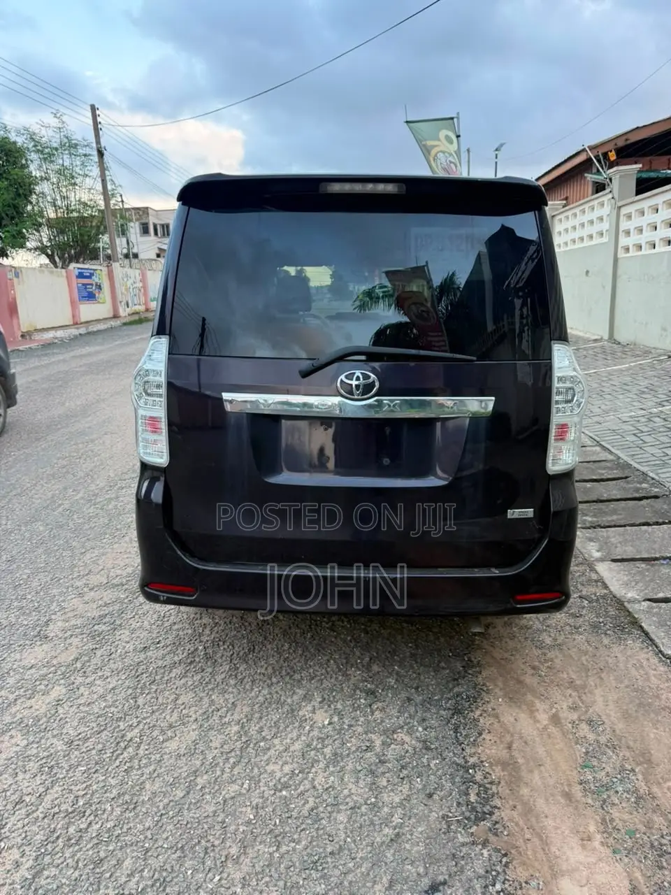 Toyota Voxy X L Edition 4WD 8-Seater 2013 Black