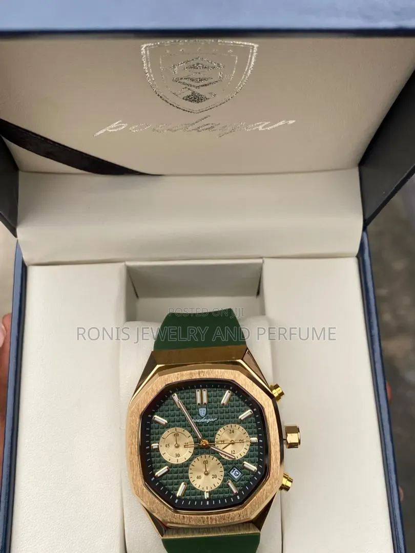 Poedagar Green Color Watch