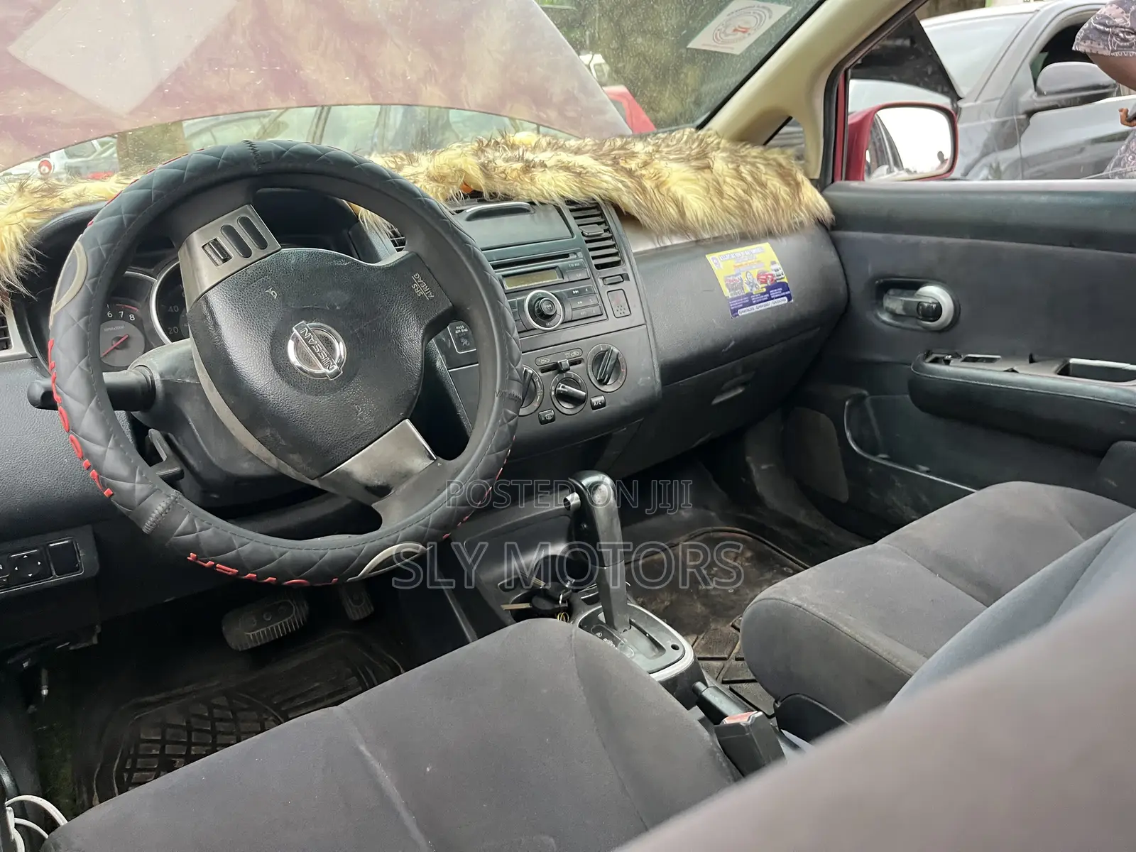 Nissan Versa 1.8 S 2007 Brown