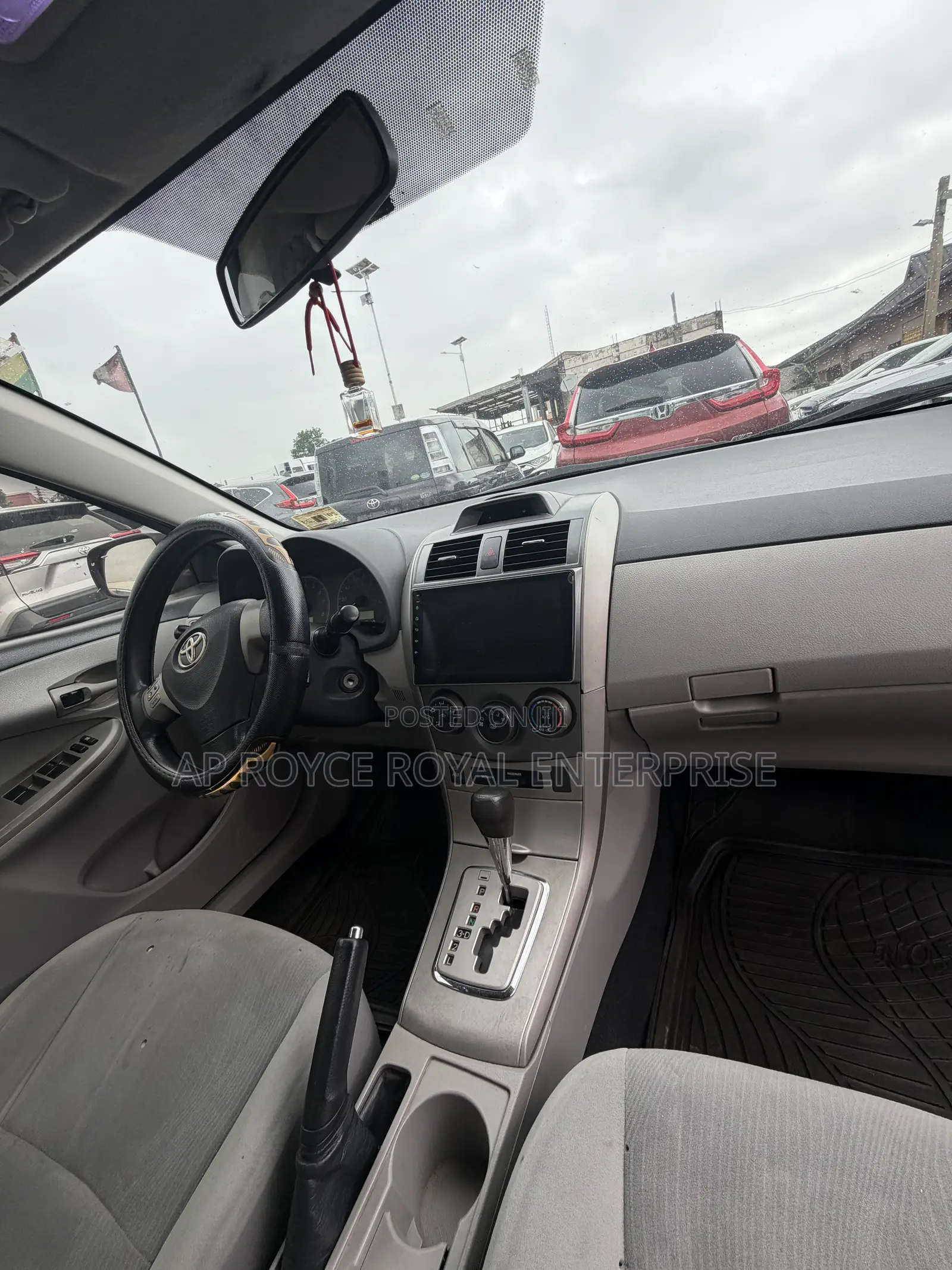 Toyota Corolla LE 4dr Sedan (1.8L 4cyl 4A) 2013 Silver