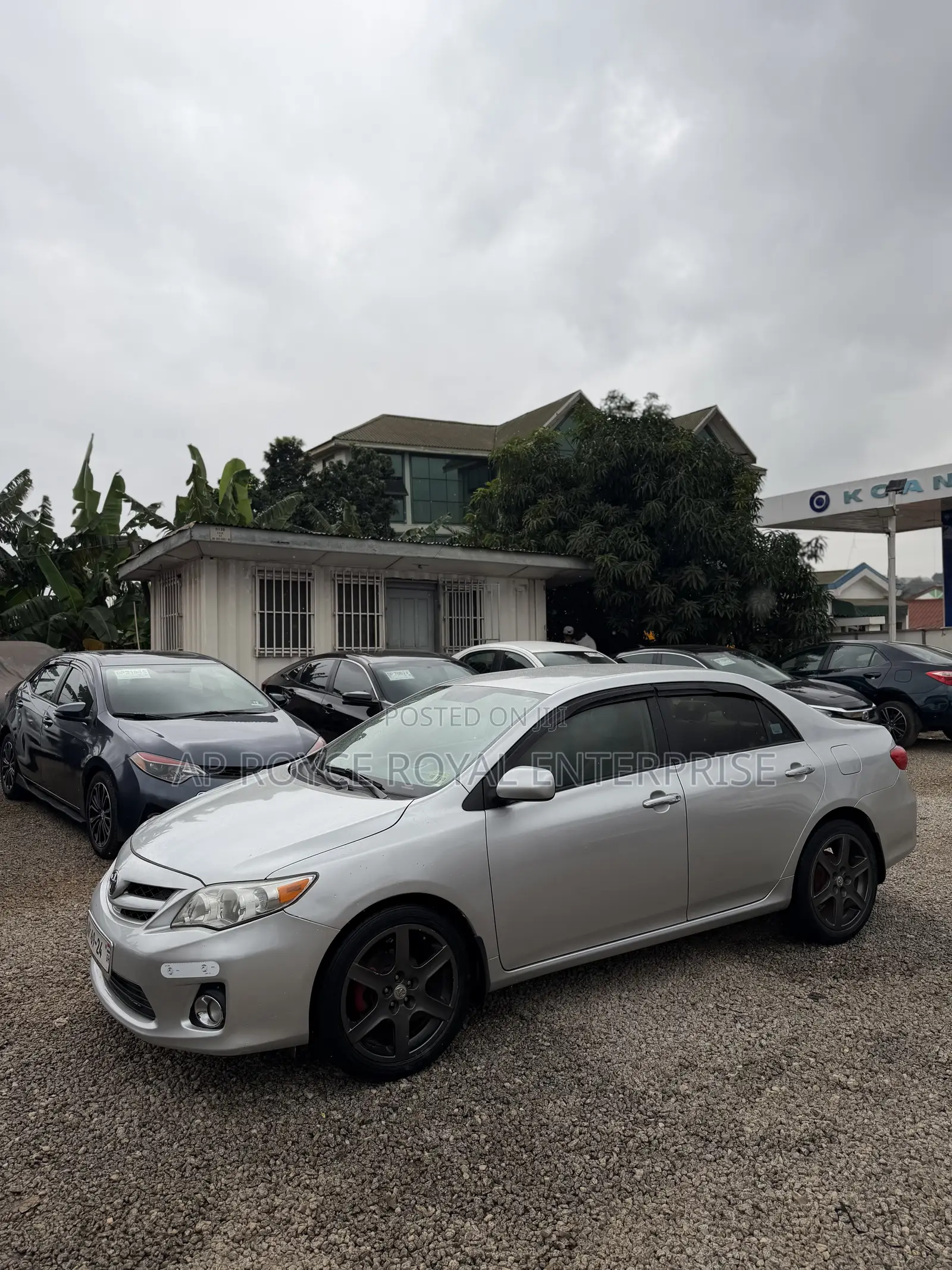 Toyota Corolla LE 4dr Sedan (1.8L 4cyl 4A) 2013 Silver