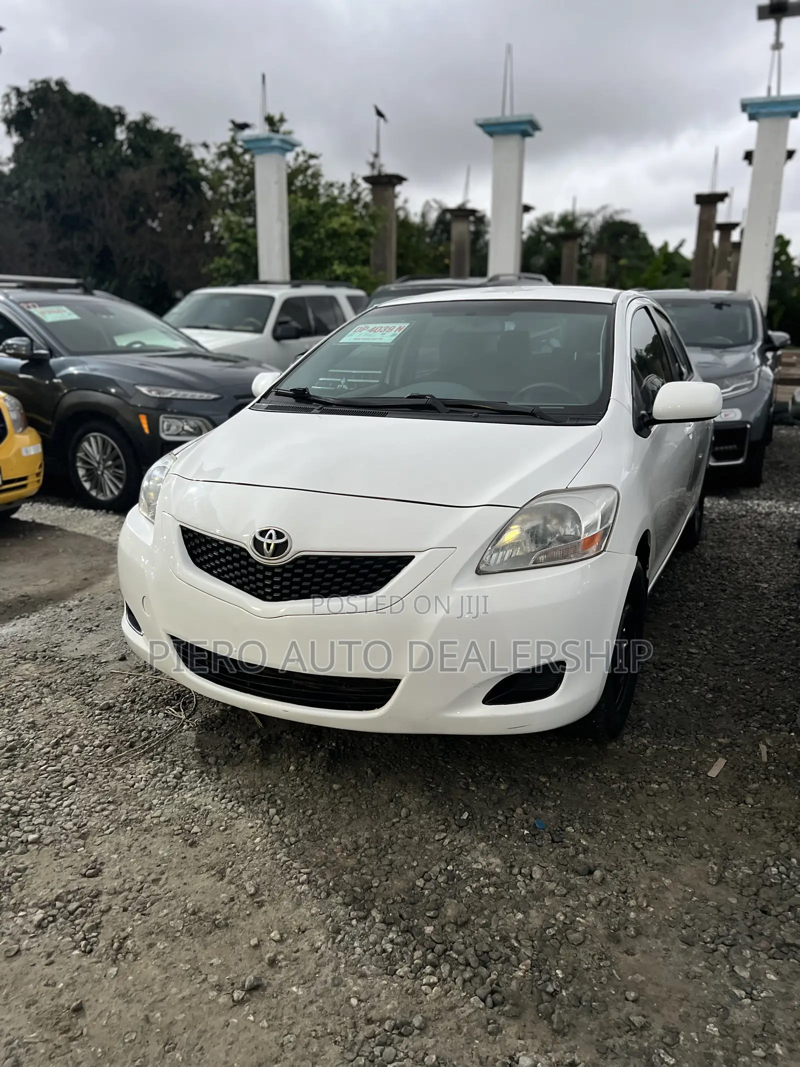 Toyota Yaris 2012 White