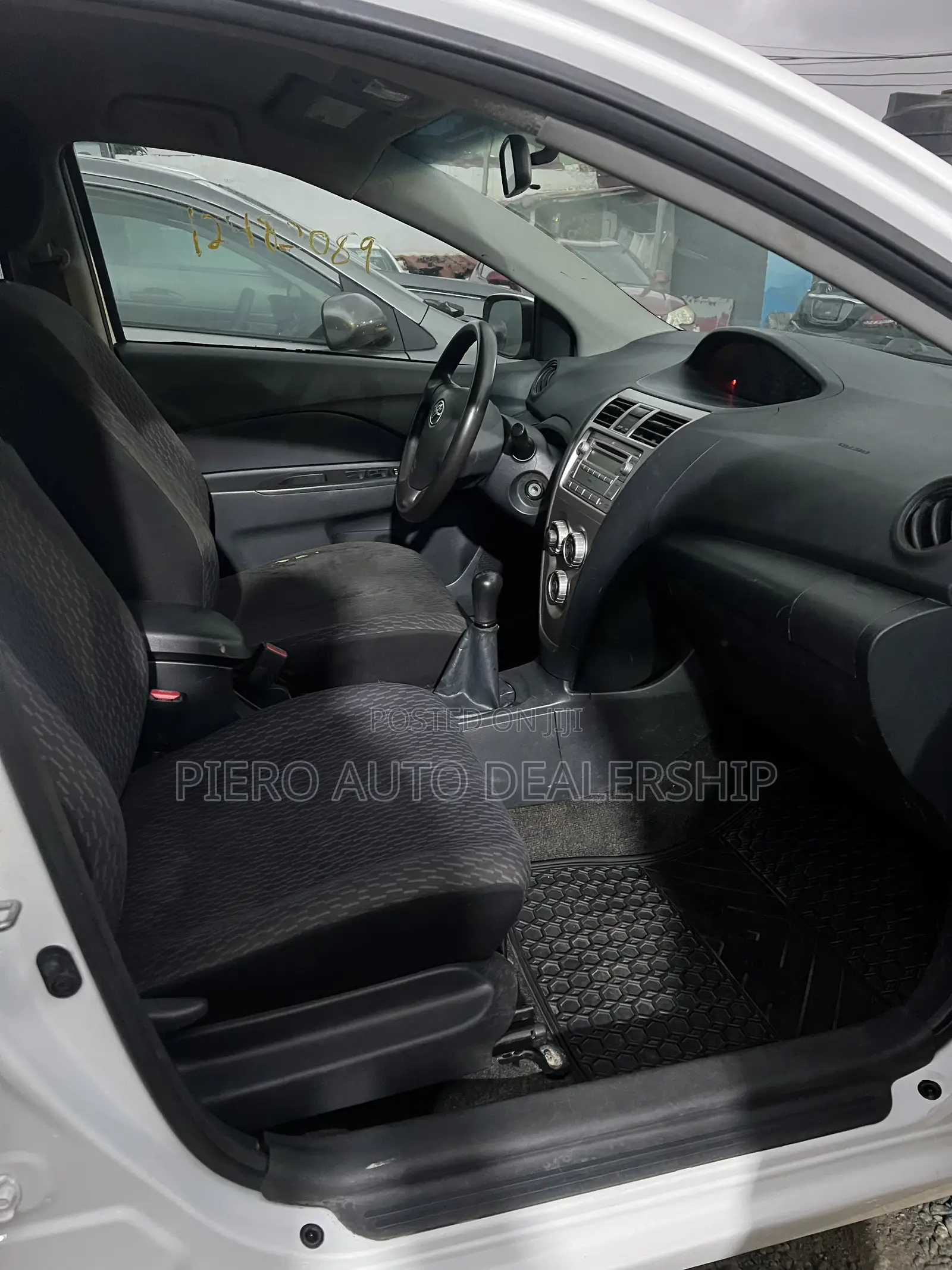 Toyota Yaris 2012 White