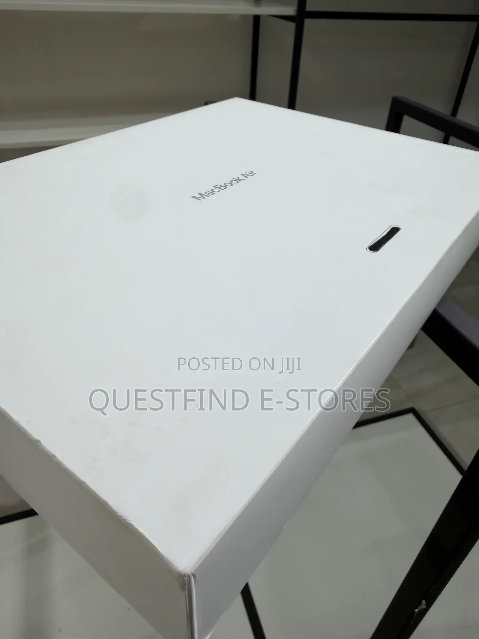 New Laptop Apple MacBook Air 2025 M4 16GB Apple M4 SSD 256GB