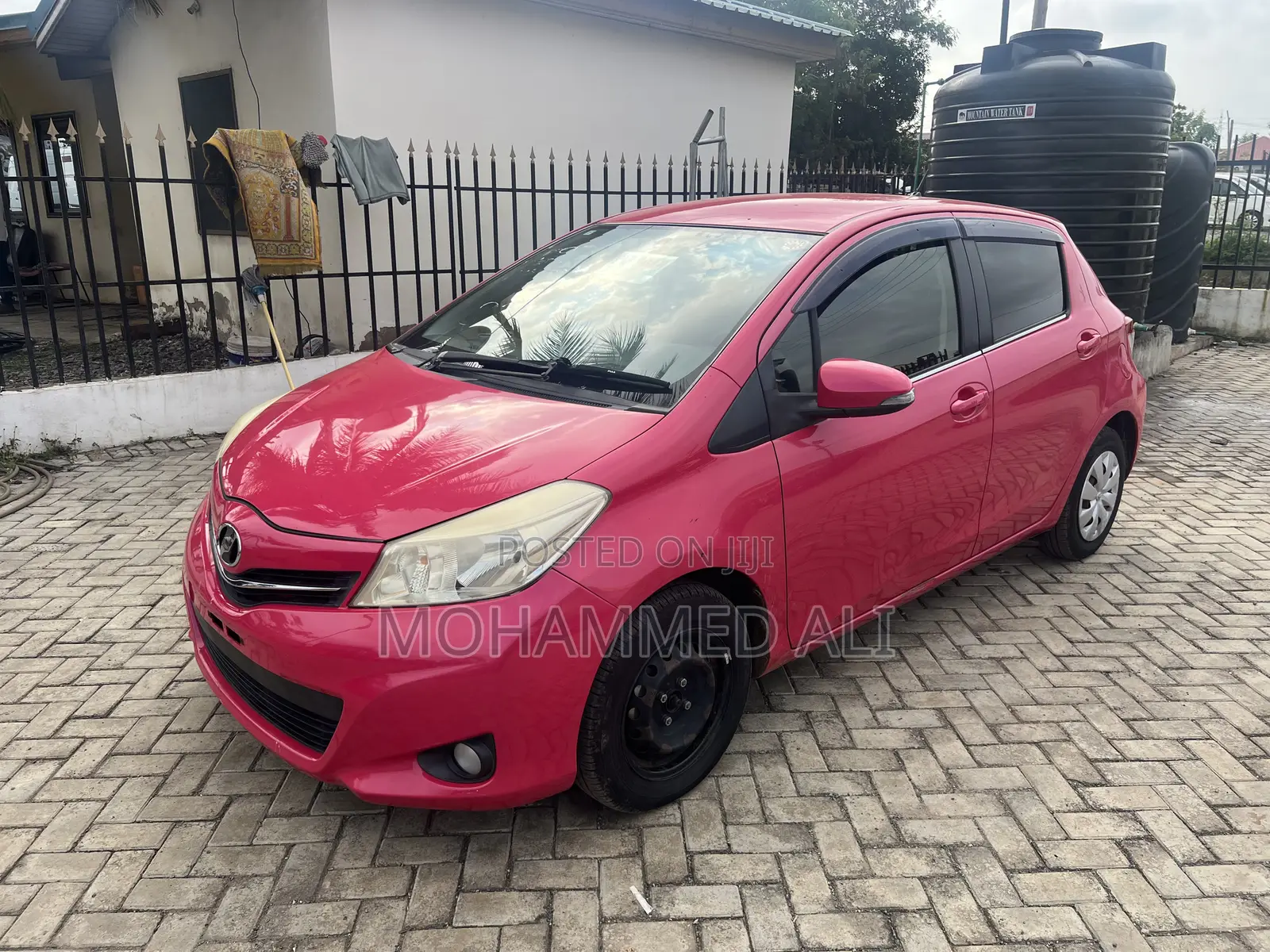 Toyota Vitz 1.3 FWD 5dr 2013 Pink