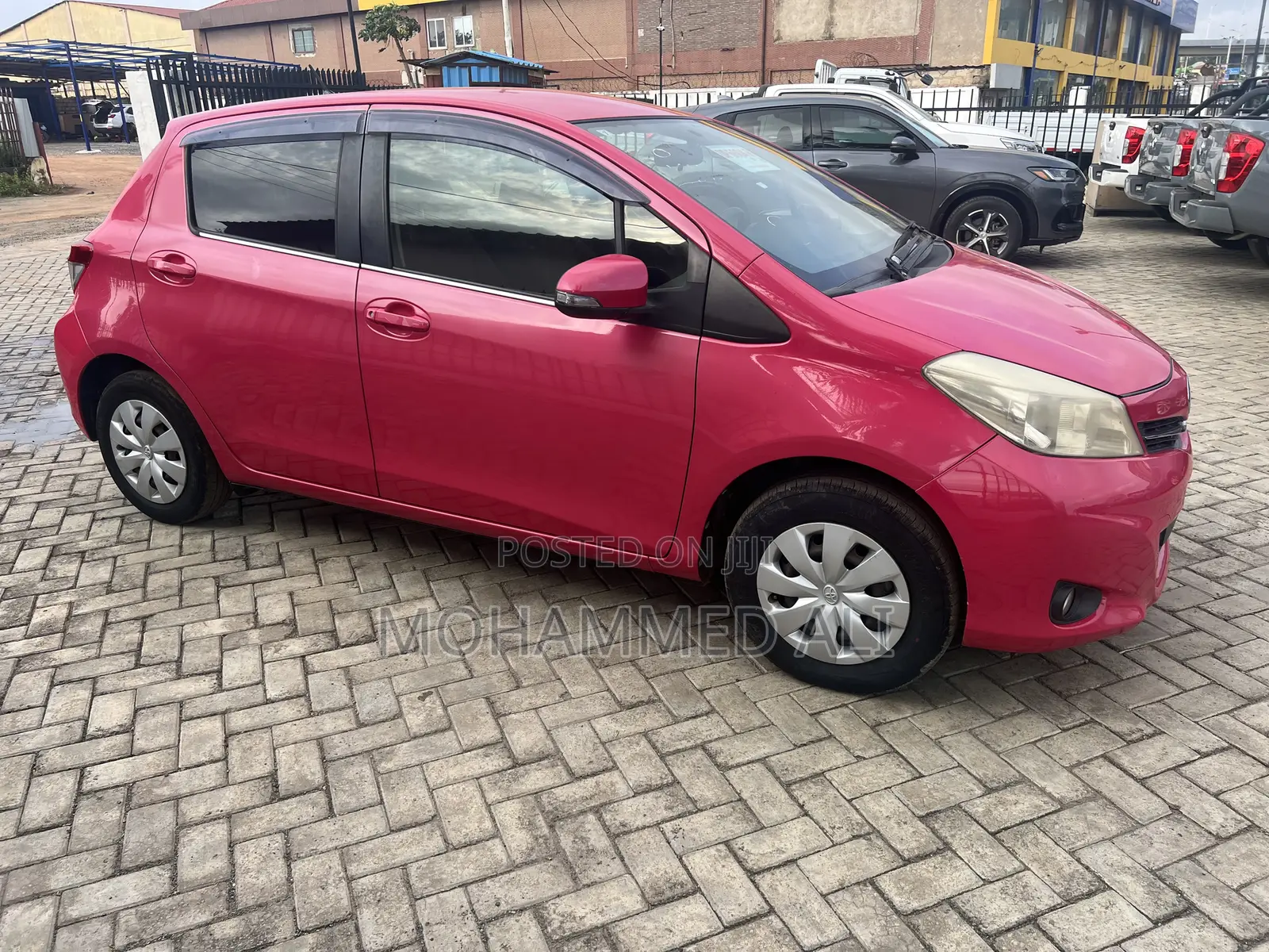 Toyota Vitz 1.3 FWD 5dr 2013 Pink