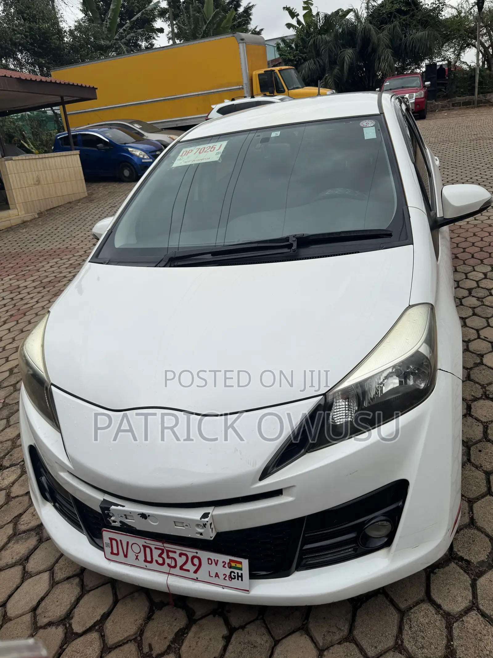 Toyota Vitz 2012 White