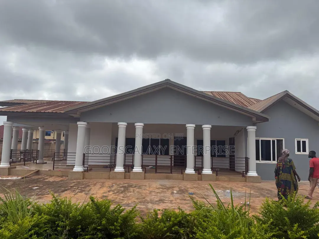 5bdrm House in Kumasi Metropolitan for rent