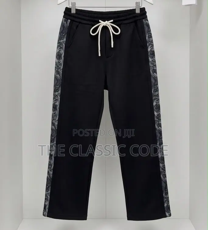 Fleece Joggers Available Now Sizes : Xl, 2xl and 3xl