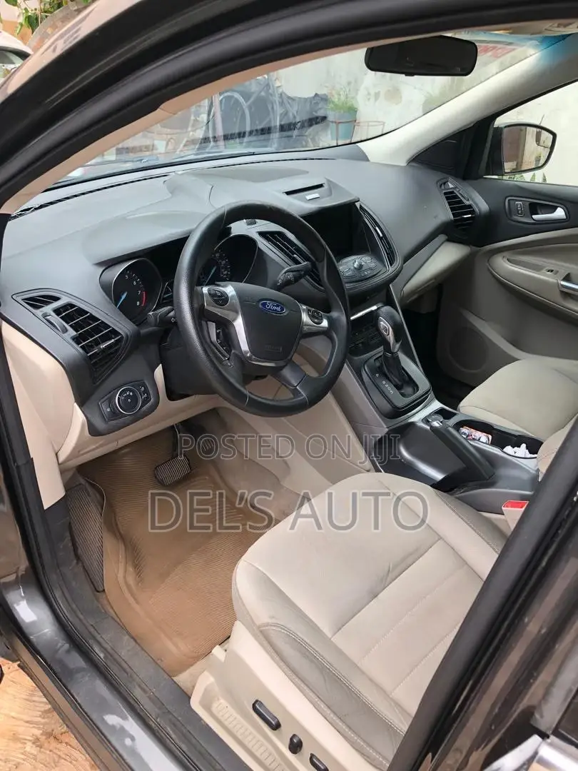 Ford Escape SE 4x4 2016 Gray