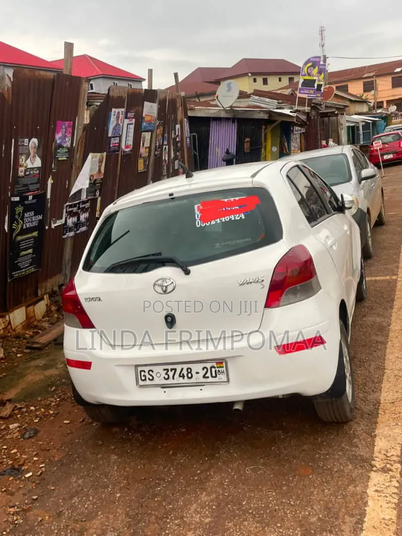 Toyota Vitz 2012 White