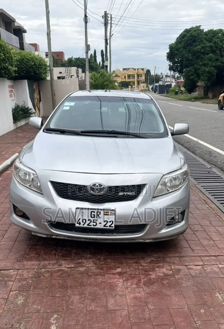 Toyota Corolla 2010 Silver
