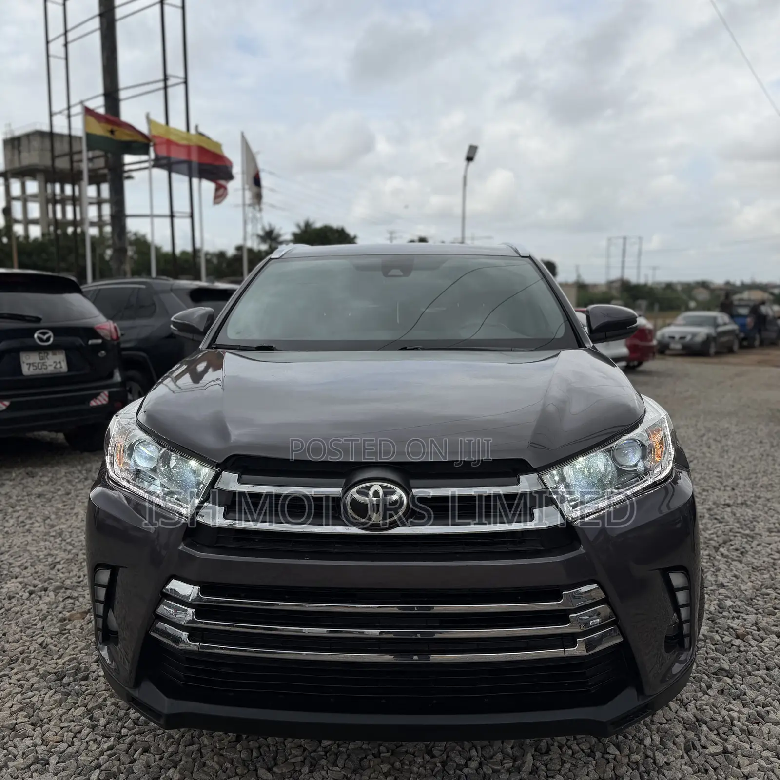 Toyota Highlander XLE 2019 Brown