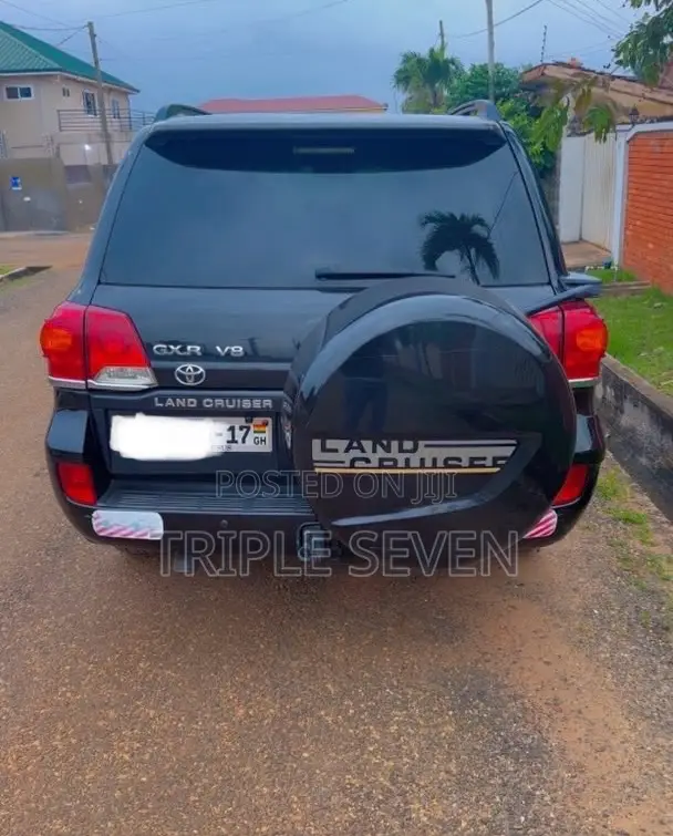 Toyota Land Cruiser 4.6 V8 GX-R 2014 Black