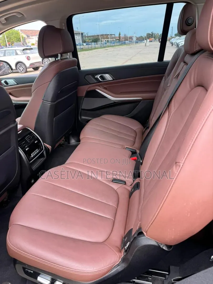 BMW X7 xDrive40i Sports Activity Vehicle 2025 Black
