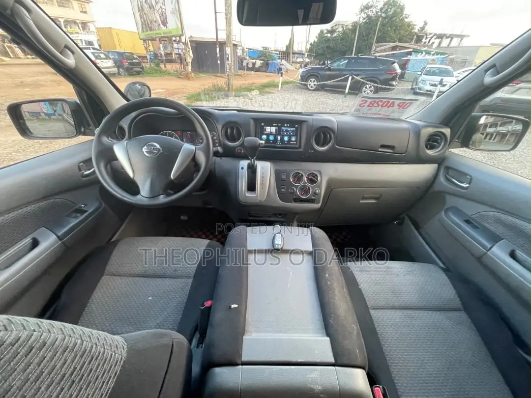 Nissan Caravan 2016 Black