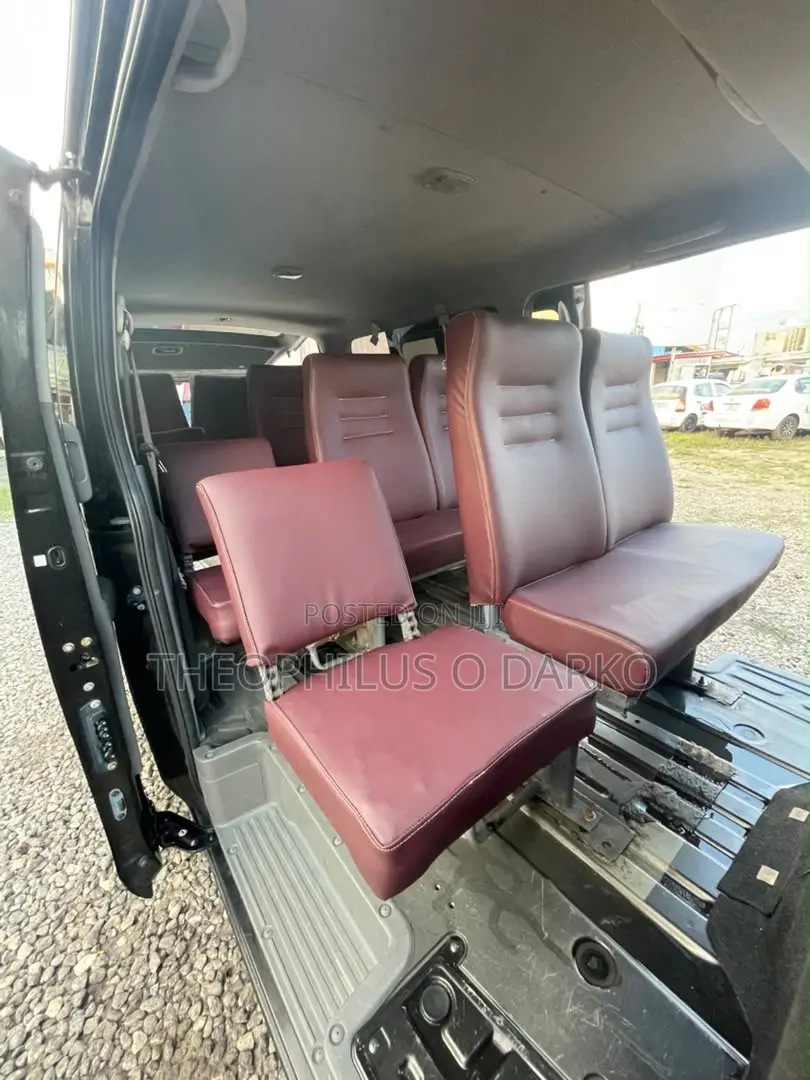 Nissan Caravan 2016 Black