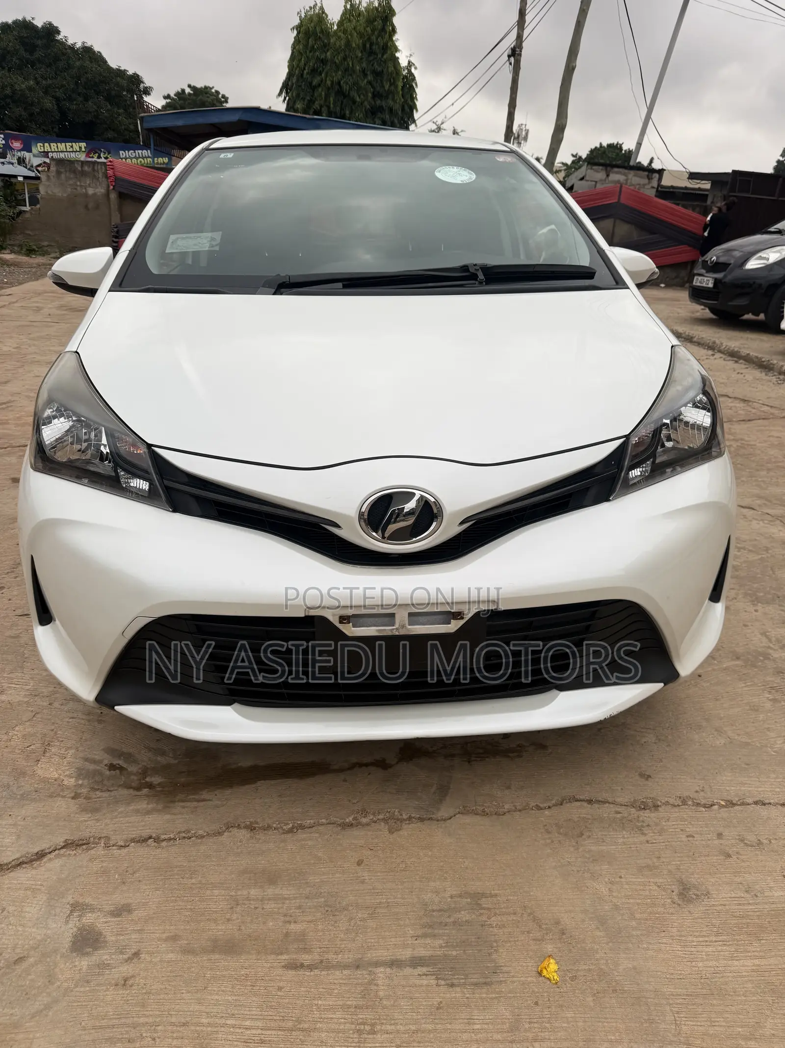 Toyota Vitz 1.3 FWD 5dr 2015 White