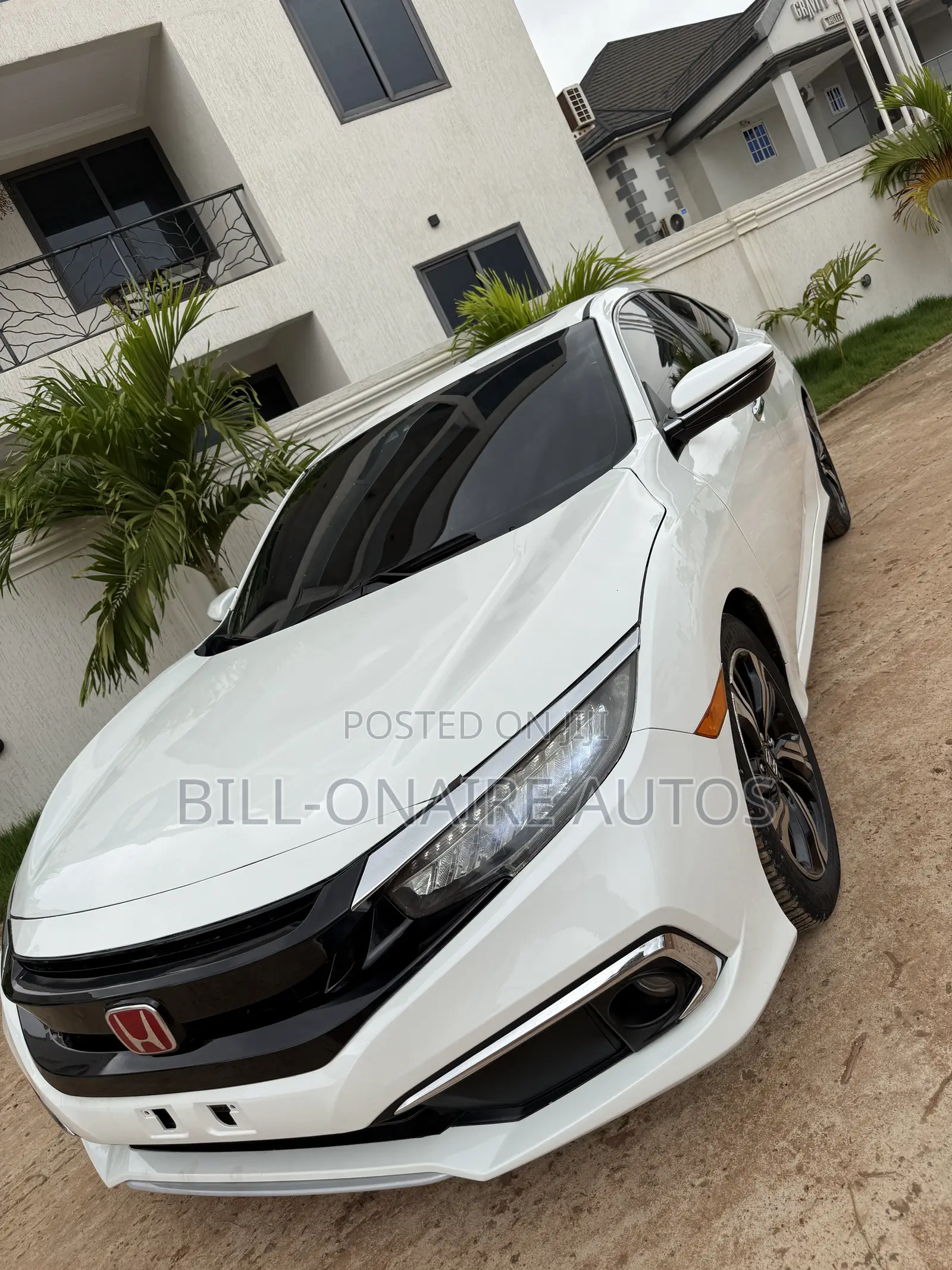 Honda Civic Touring 4dr Sedan (1.5L 4cyl) 2016 White