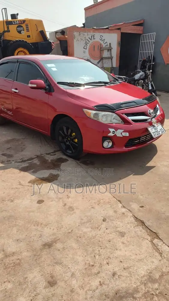 Toyota Corolla 2011 Red