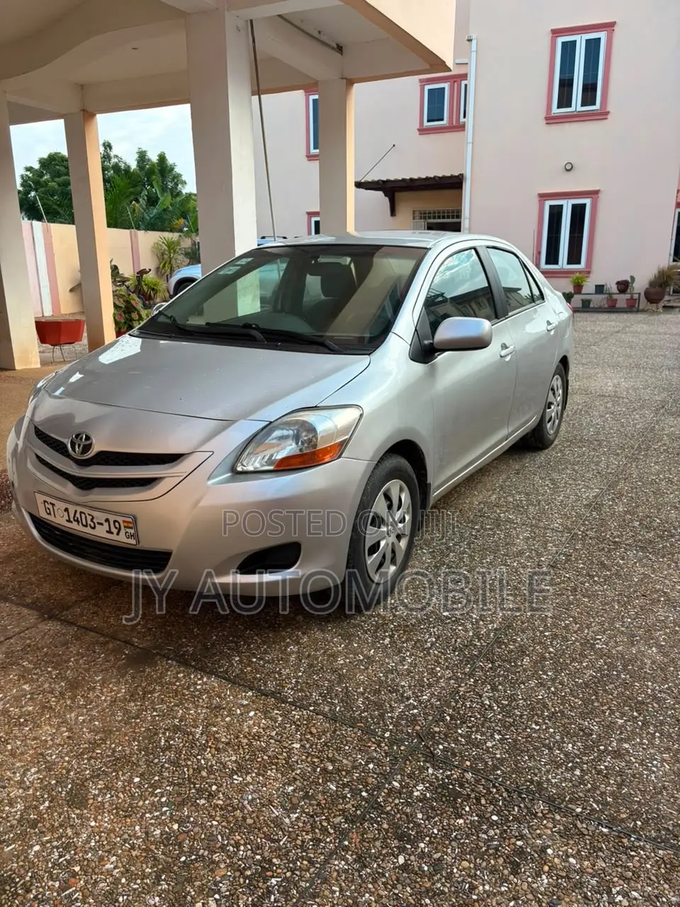 Toyota Yaris 2010 Silver