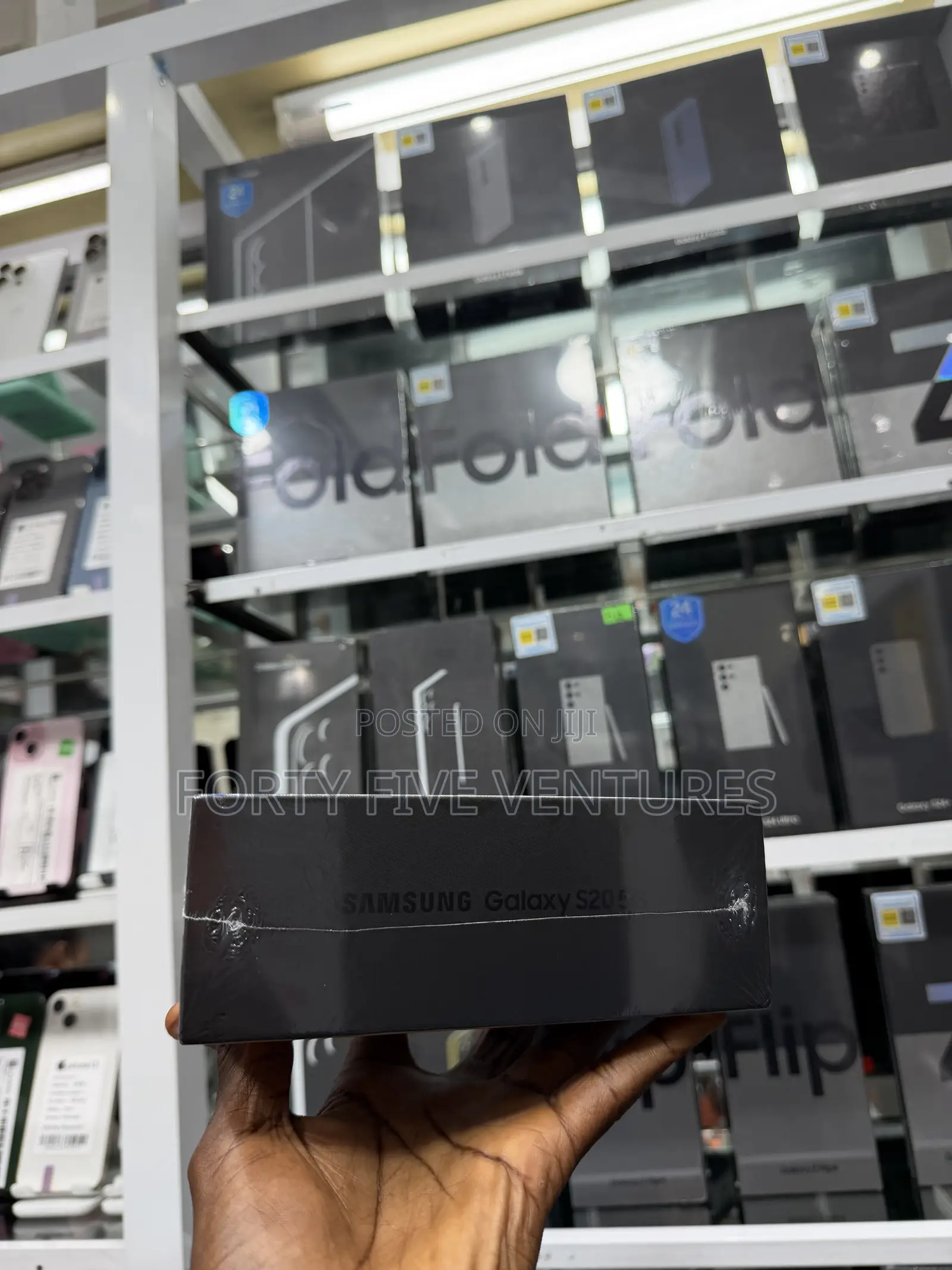 New Samsung Galaxy S20 128 GB Gray