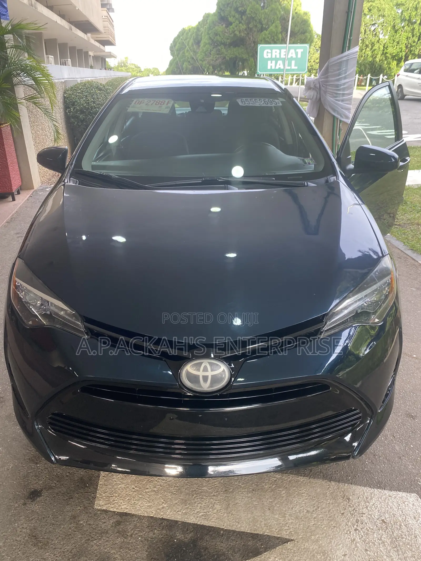 Toyota Corolla LE Eco (1.8L 4cyl 2A) 2019 Blue