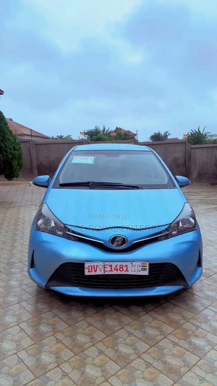 Toyota Vitz 1.3 AWD 5dr 2015 Blue