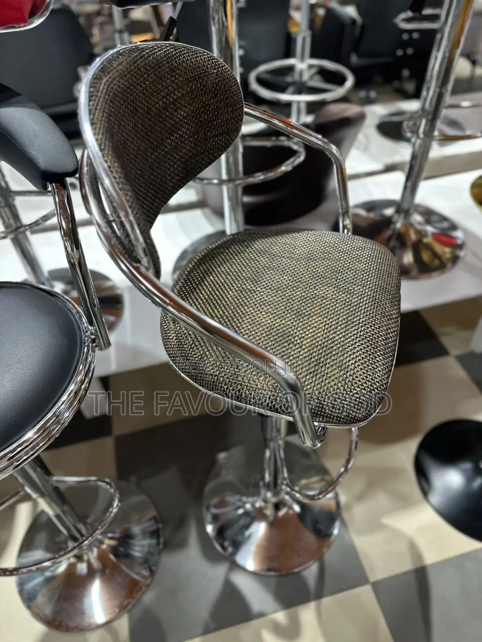 An Aesthetically Pleasing Bar Chair