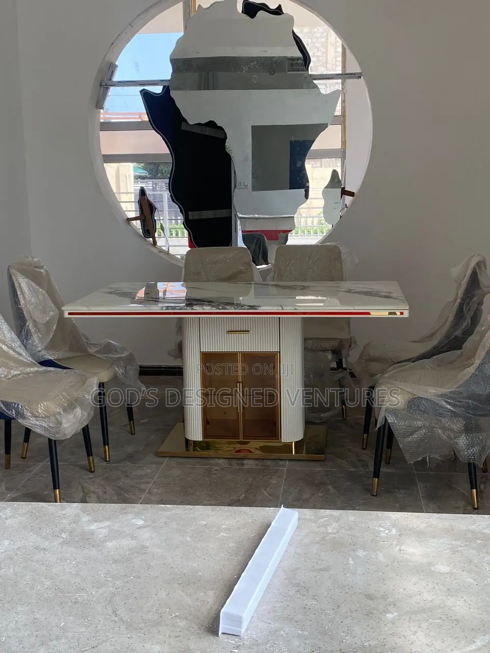 Modern and Nice Looking 6 Seater Marble Dining
