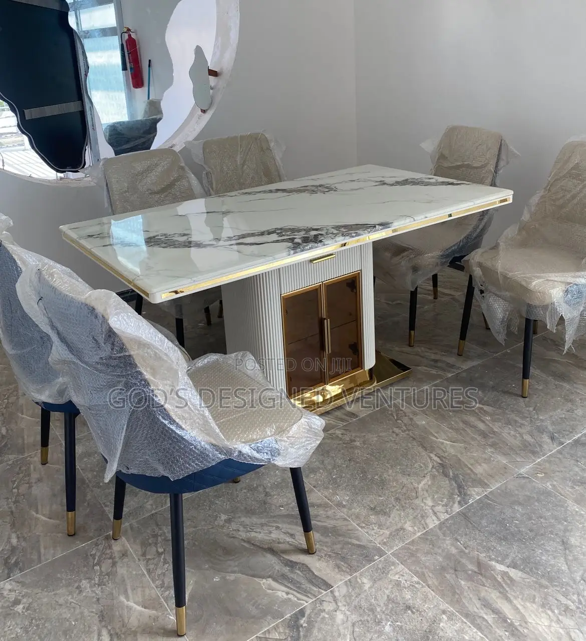 Modern and Nice Looking 6 Seater Marble Dining
