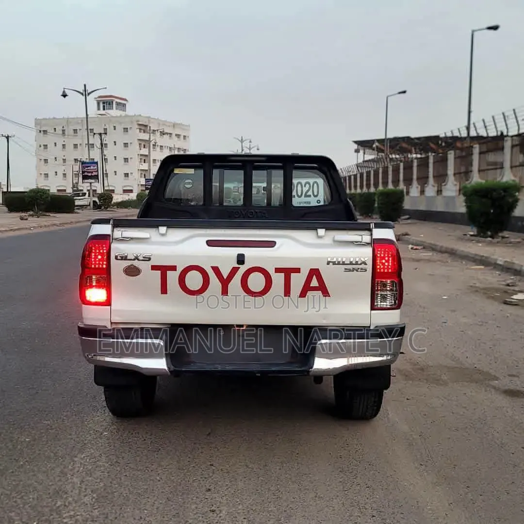 Toyota Hilux 2020 White