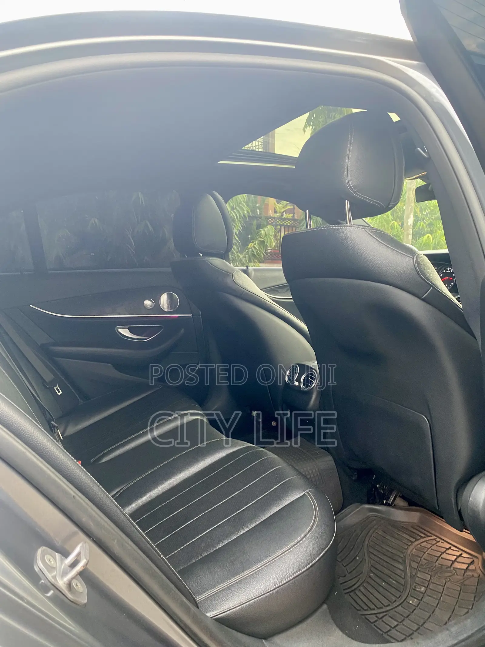 Mercedes-Benz E300 4Matic AWD Sedan (2.0L 4cyl 9A) 2017 Gray