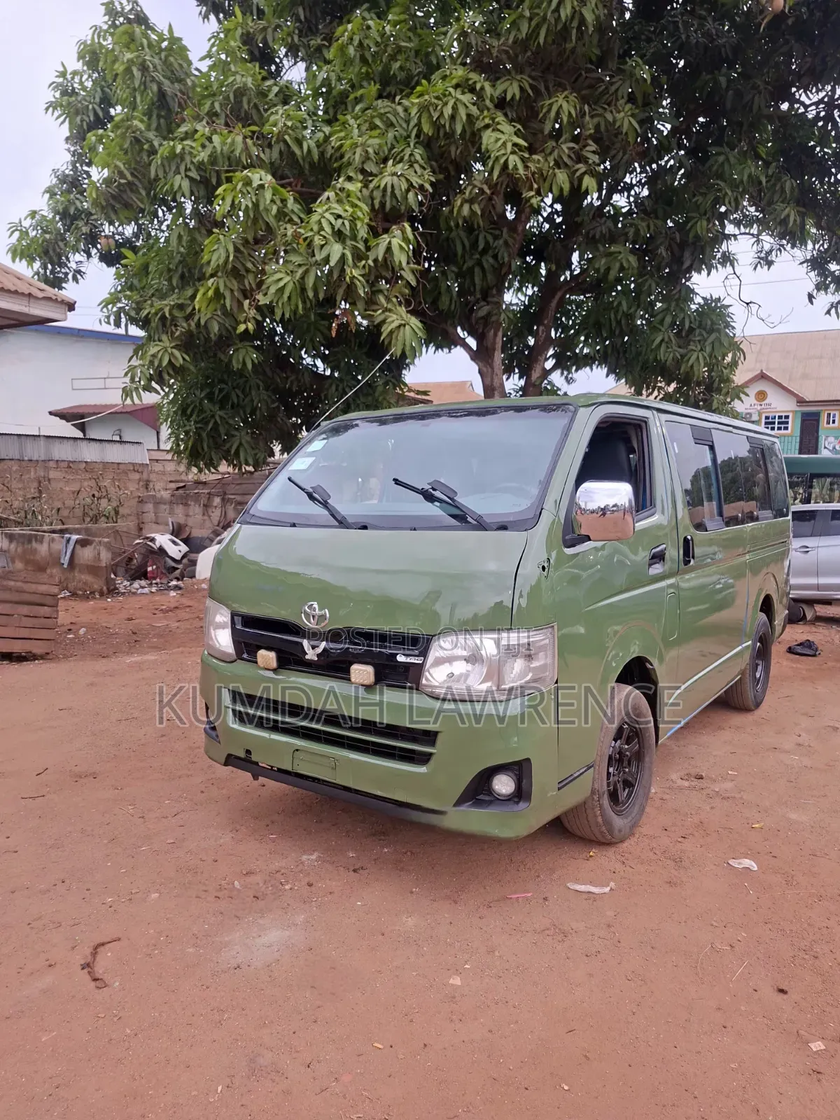 Toyota HiAce 2011 Green