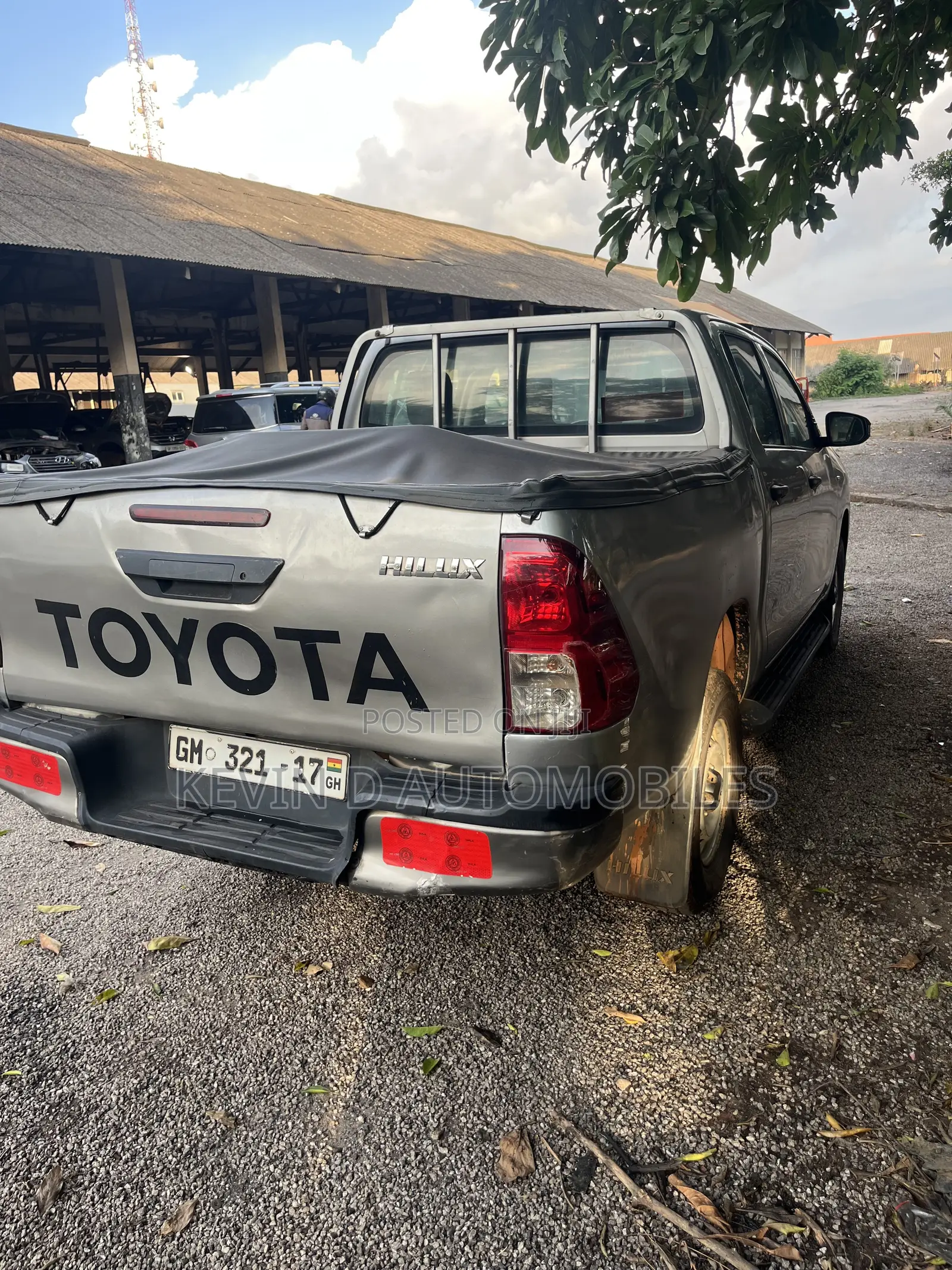Toyota Hilux Revo Double Cab Petrol 2.7 AWD 2017 Gray