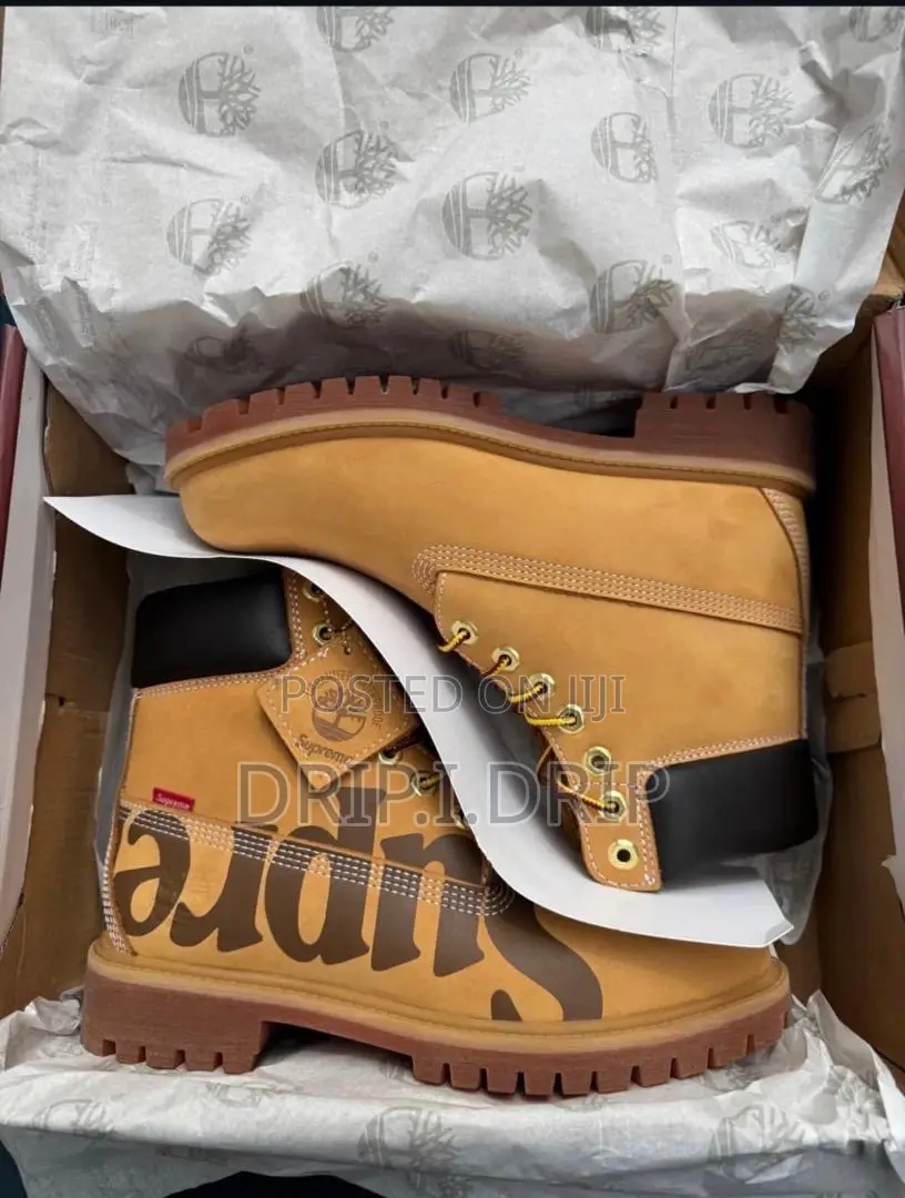 Timberland X Suprême . Comes in Box . Very Tough and Classic